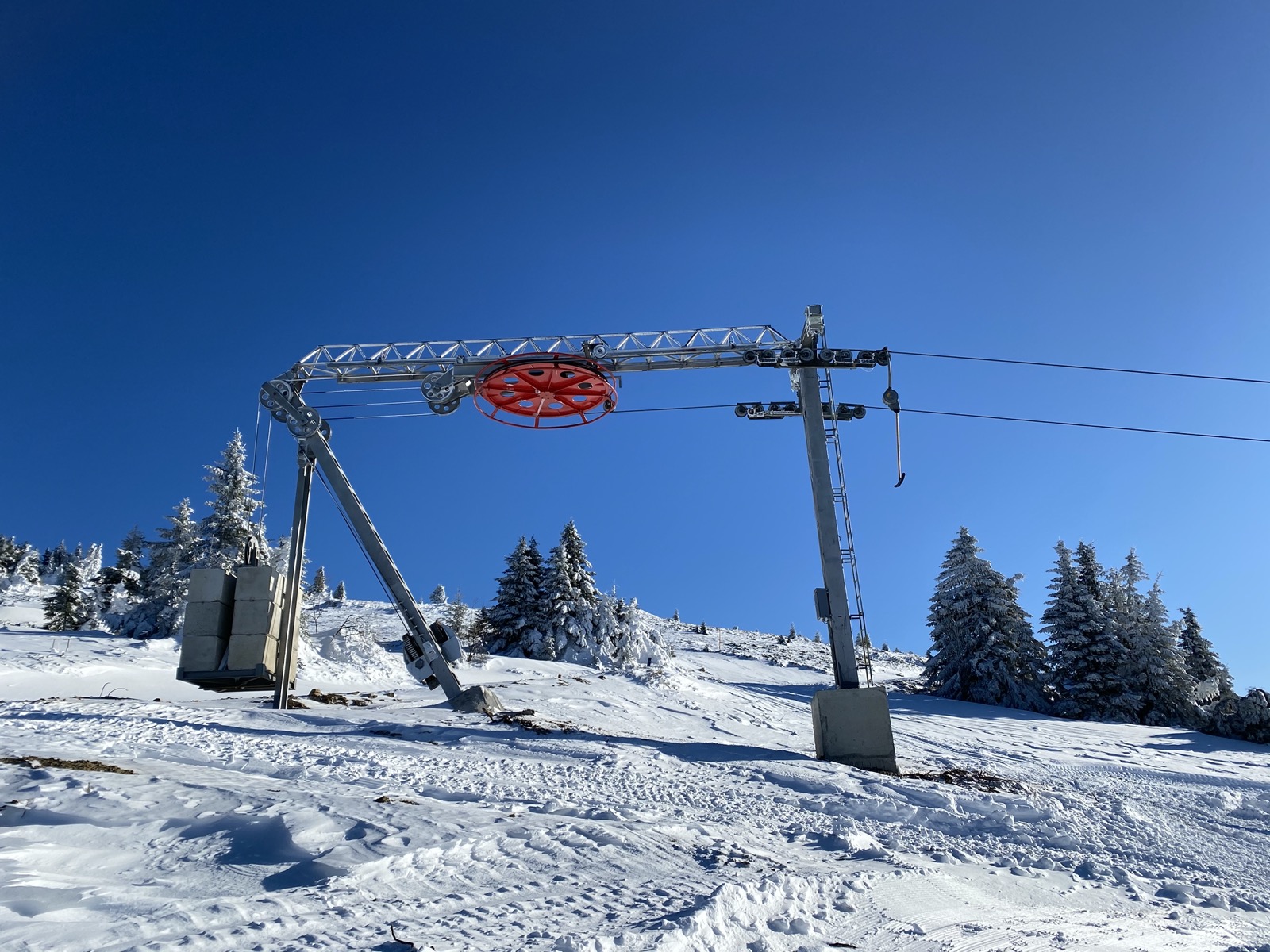 Kopaonik - infoKOP - Pušten u rad premešteni ski lift Ledenice na lokaciji  prema Vikend naselju